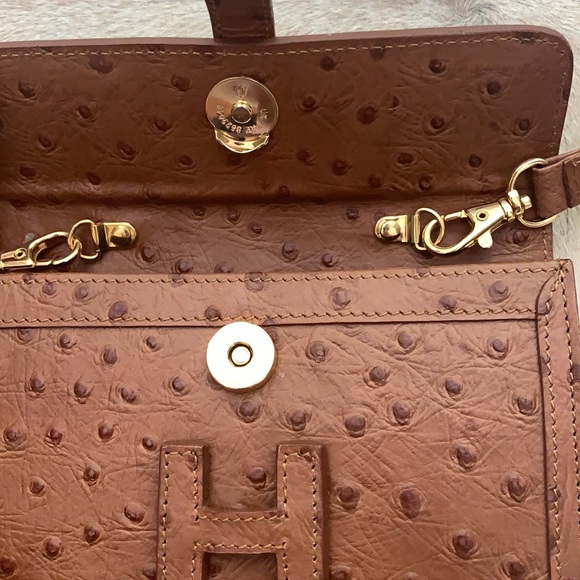 Elegant Brown Crossbody Bag - Picture 4 of 5